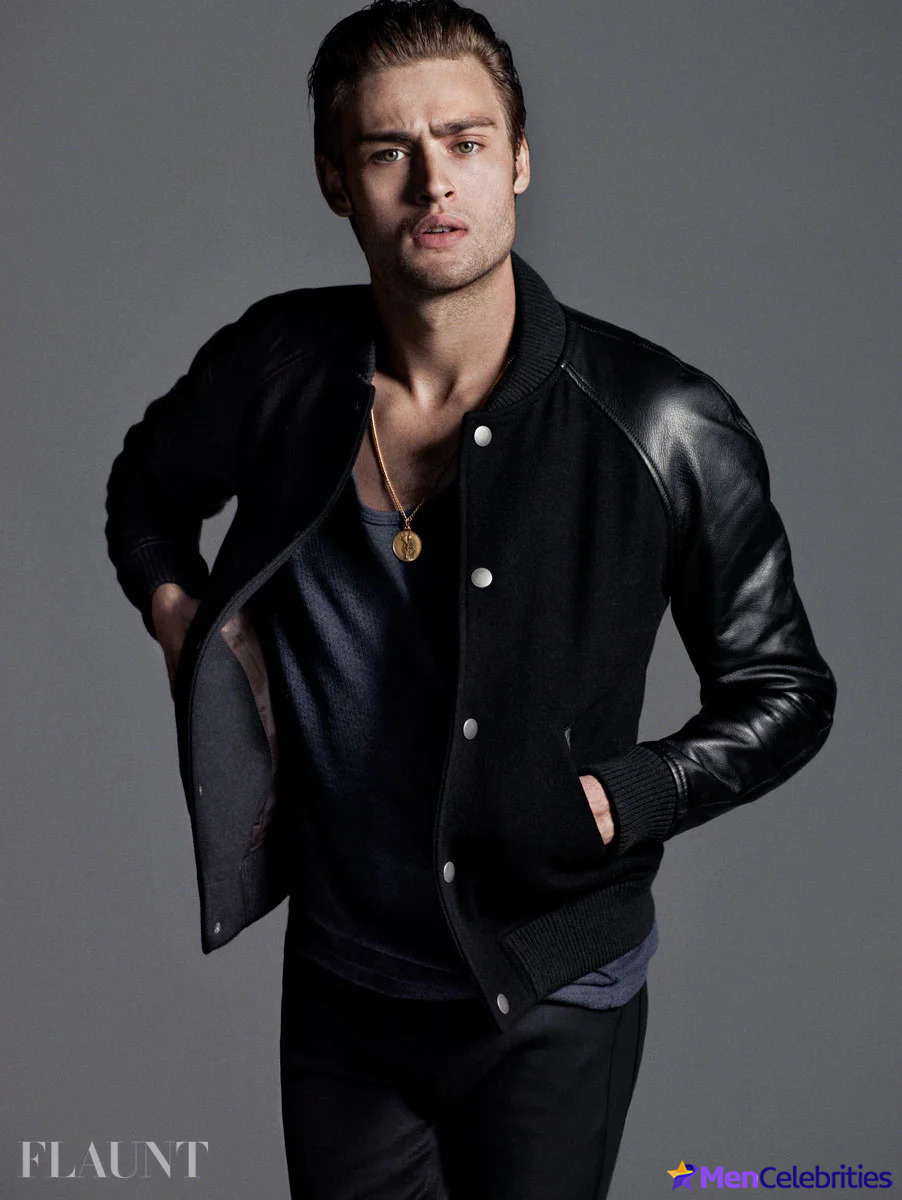 Douglas Booth shirtless and sexy photos