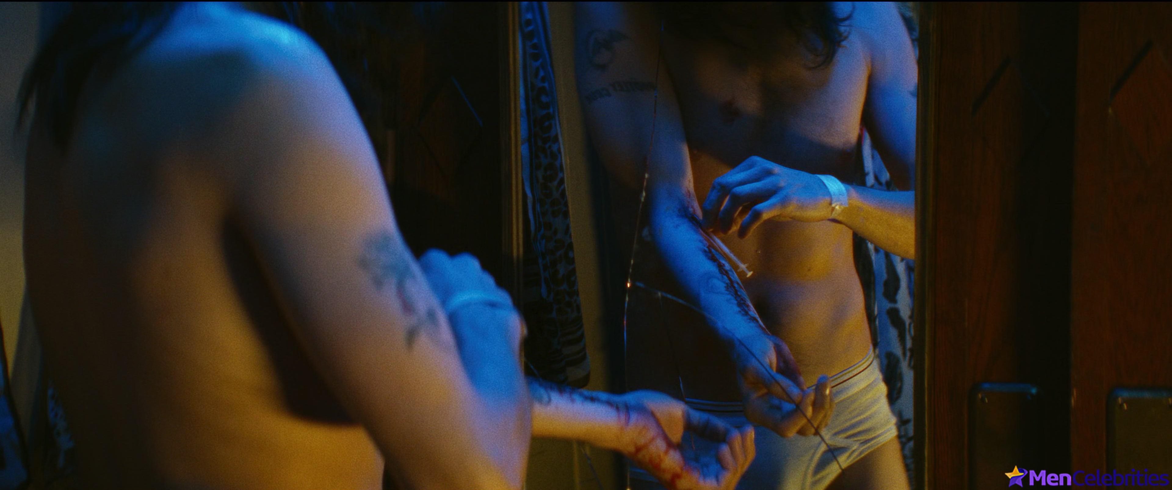 Douglas Booth nude and gay scenes