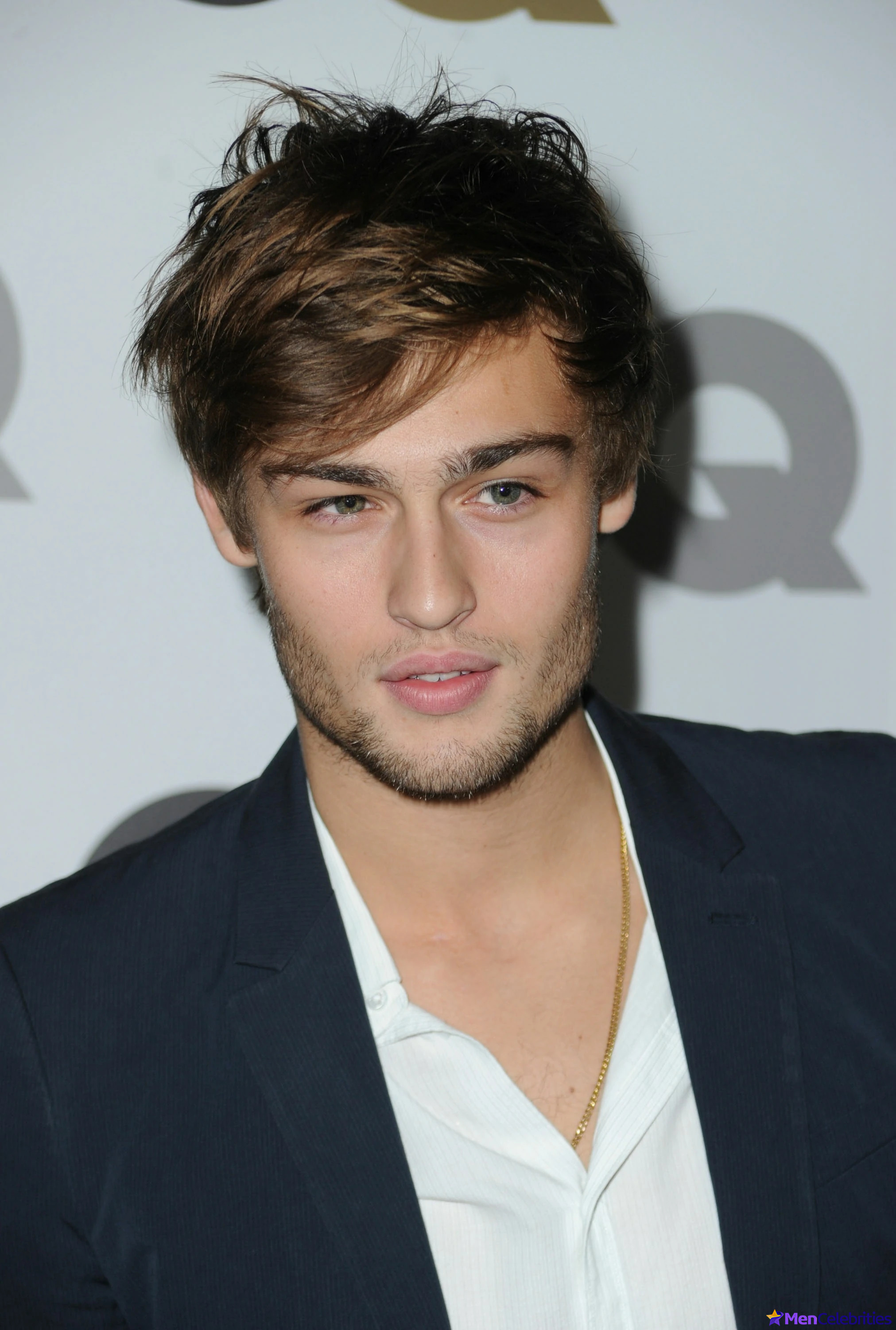 Douglas Booth shirtless and sexy photos