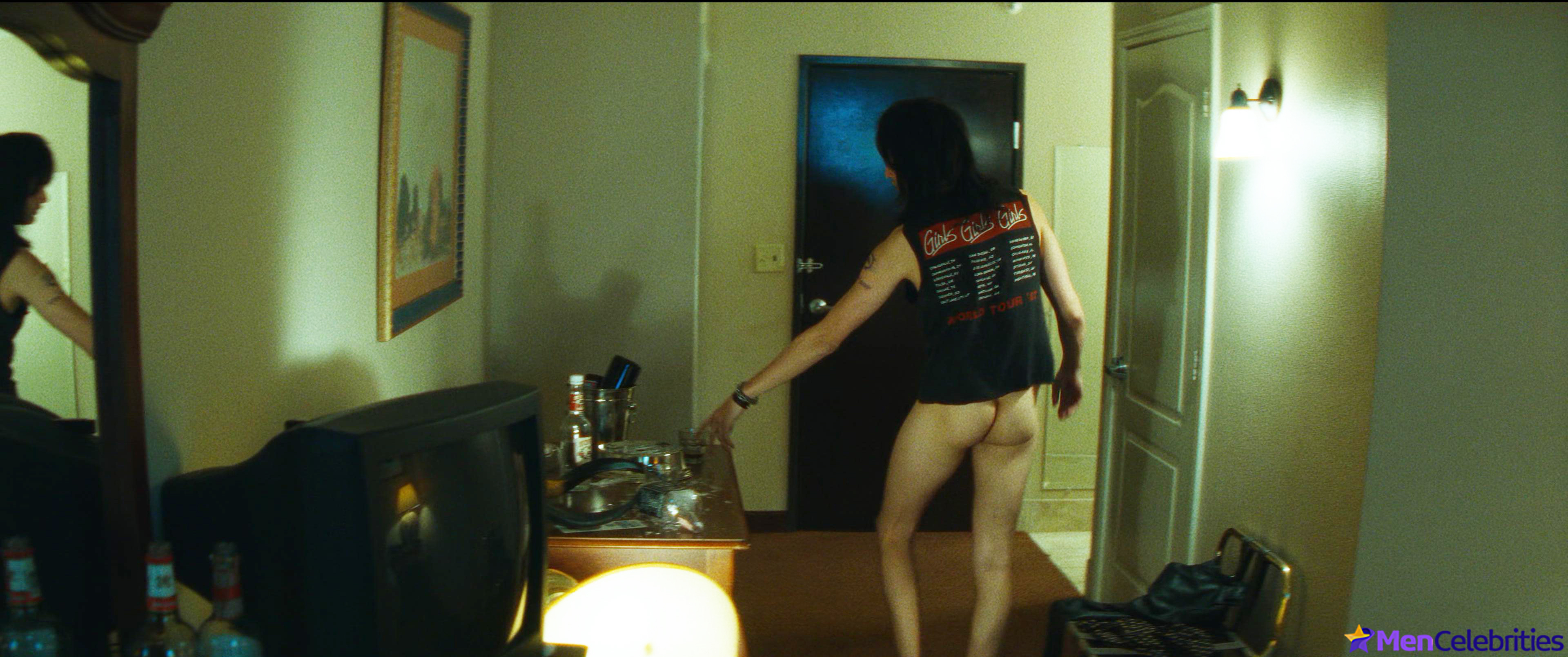 Douglas Booth nude and gay scenes