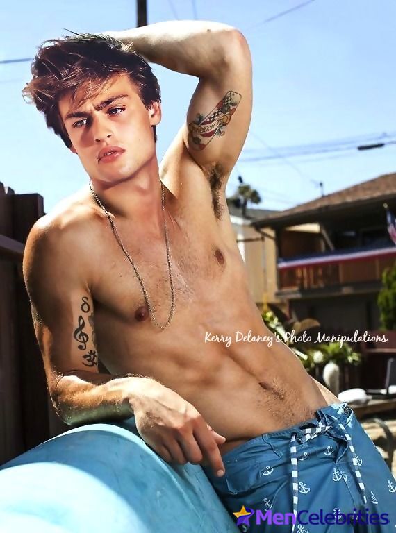 Douglas Booth nudes