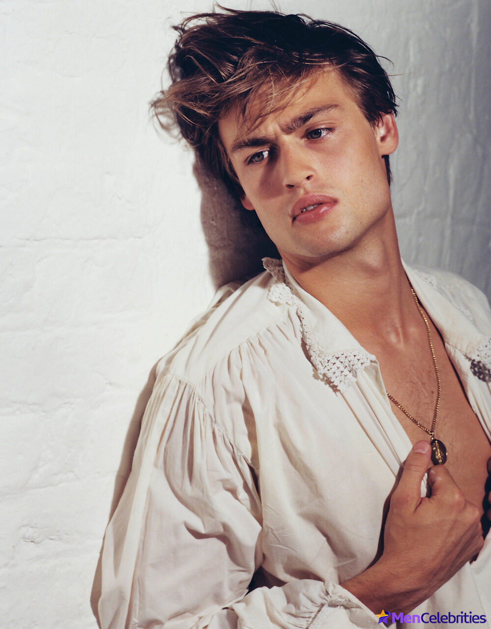 Douglas Booth shirtless and sexy photos