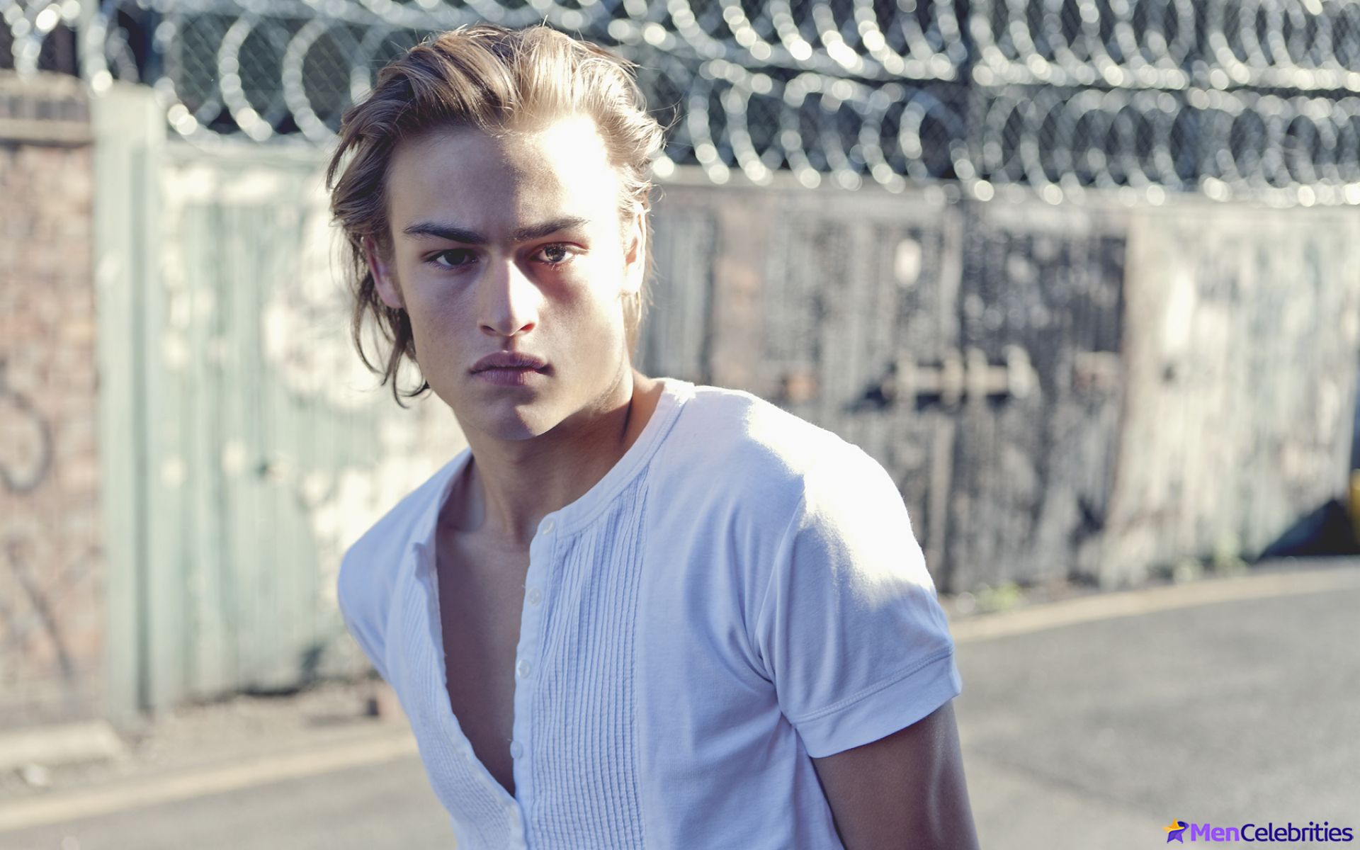 Douglas Booth shirtless and sexy photos