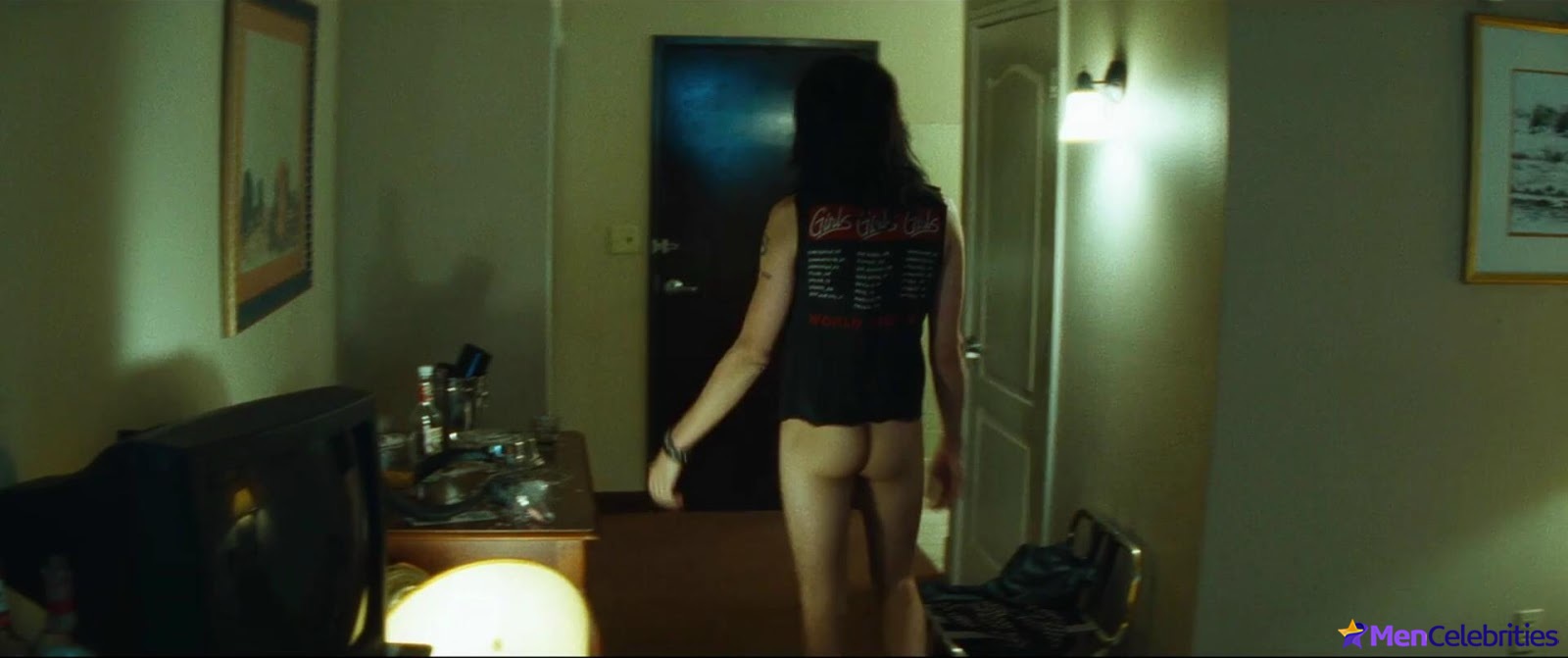 Douglas Booth nude and gay scenes