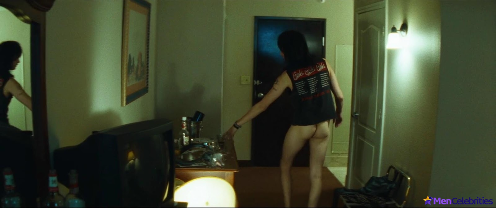 Douglas Booth nude and gay scenes