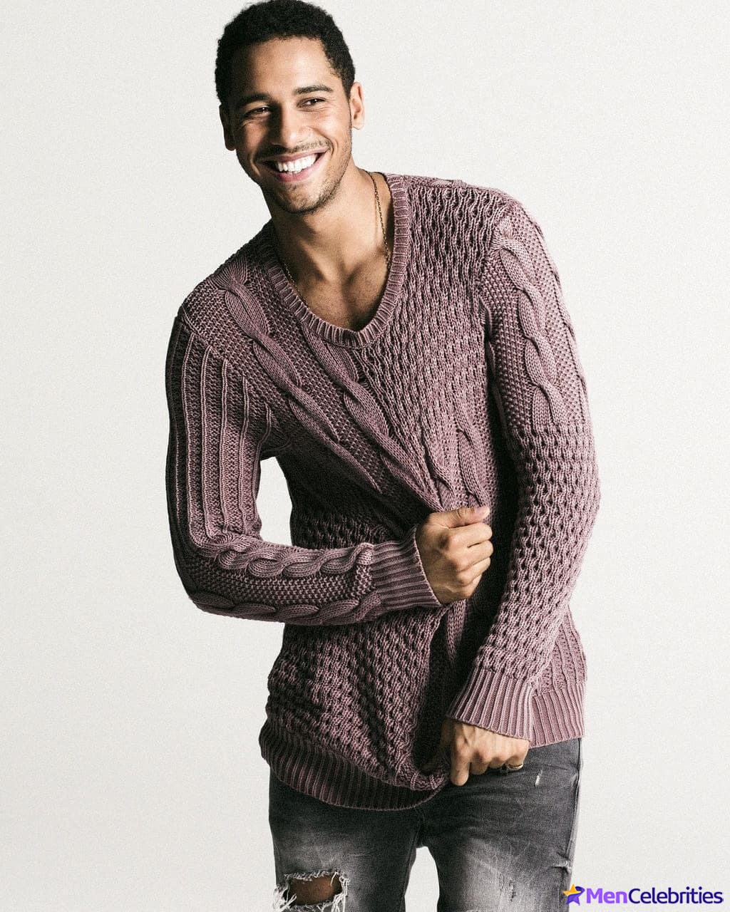 Elliot Knight sexy underwear and nude selfie pics