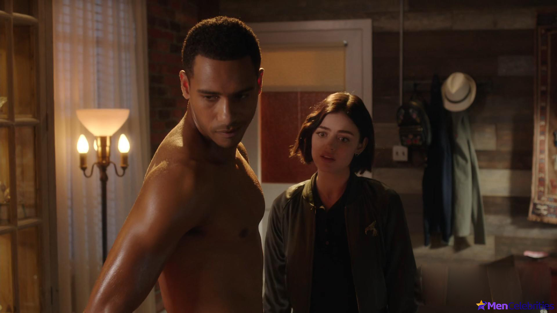 Elliot Knight nude and erotic gay scenes