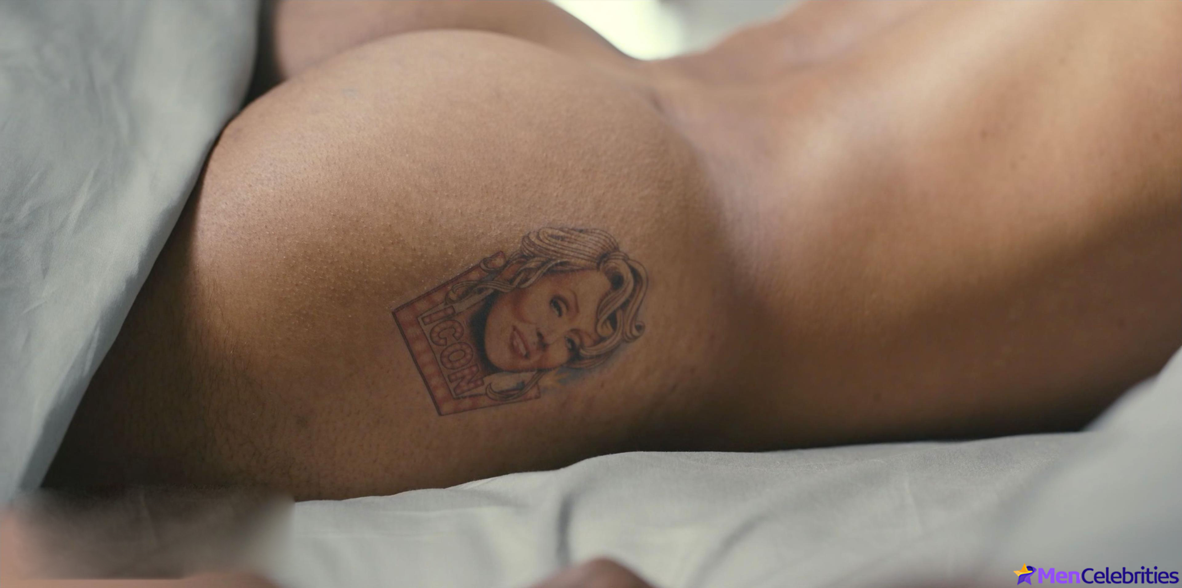 Elliot Knight ass