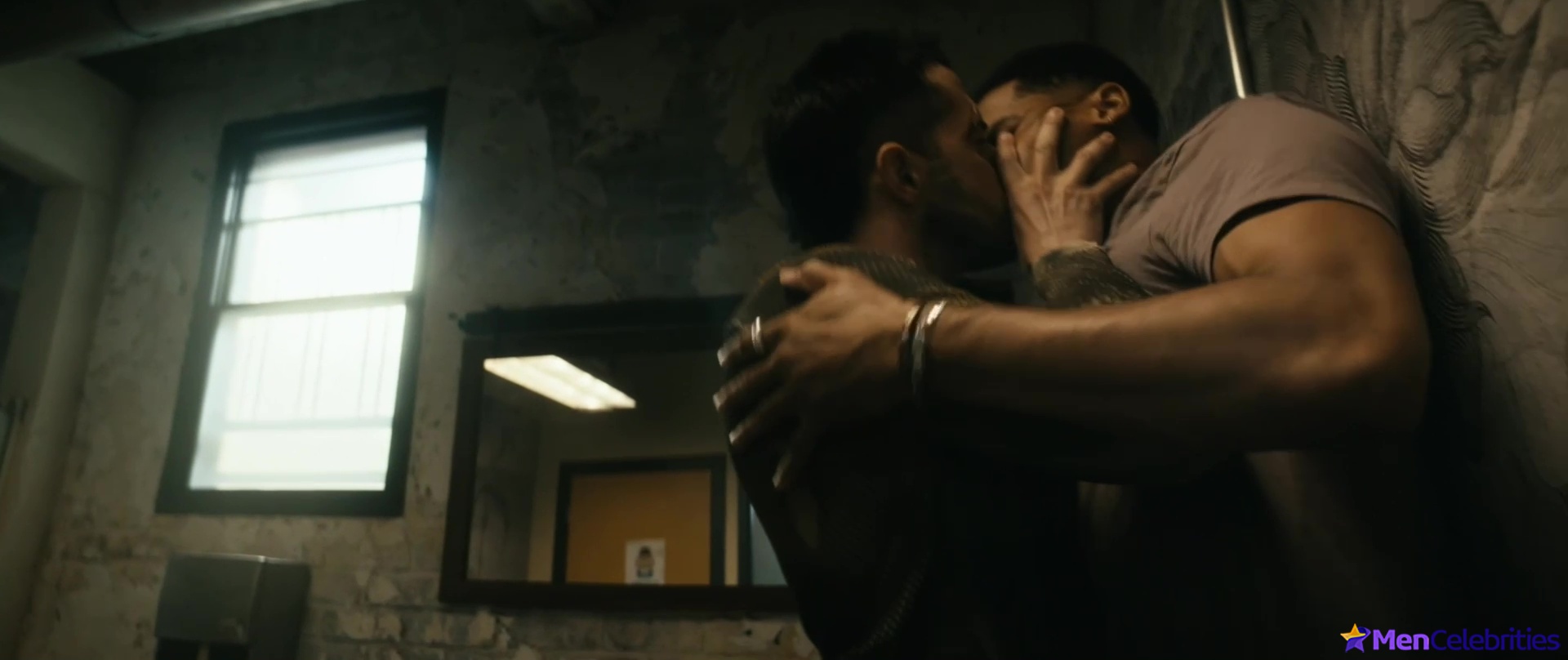 Elliot Knight nude and erotic gay scenes