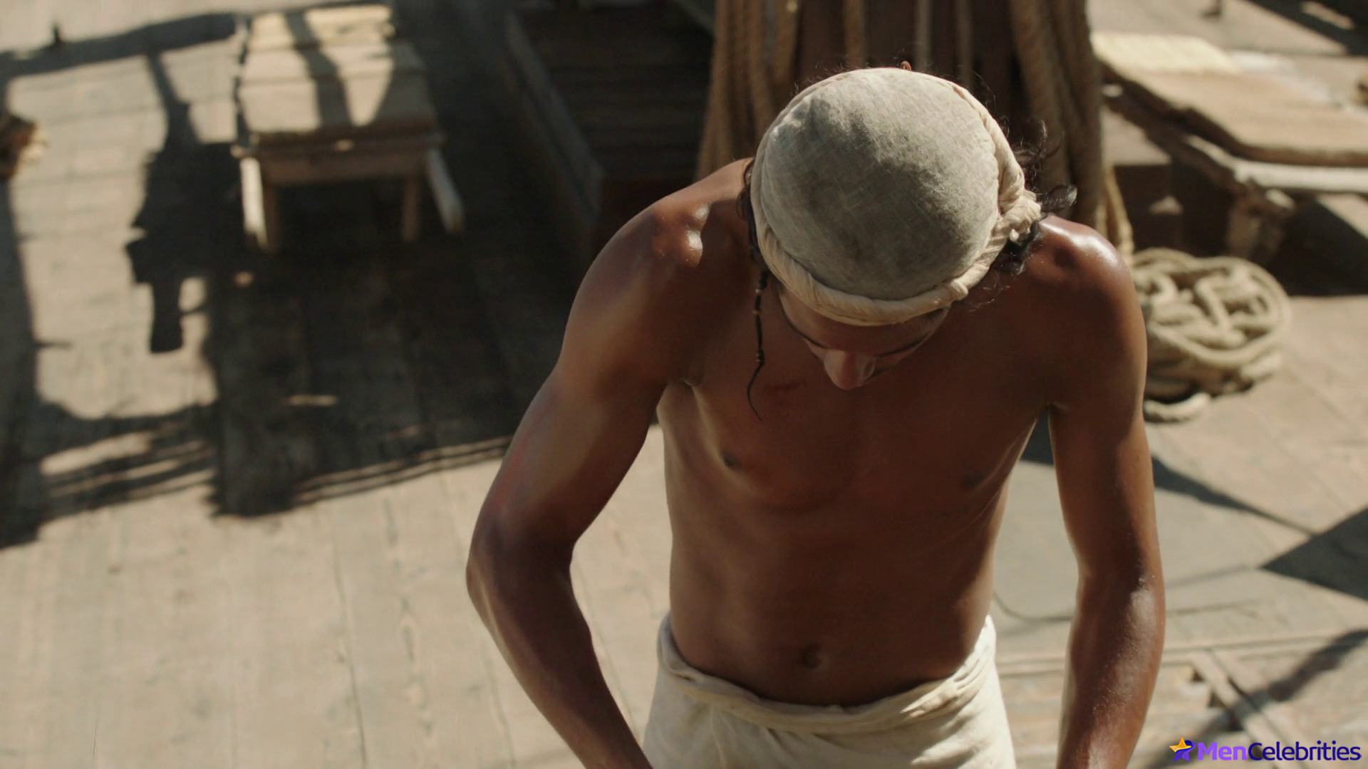 Elliot Knight nude and erotic gay scenes