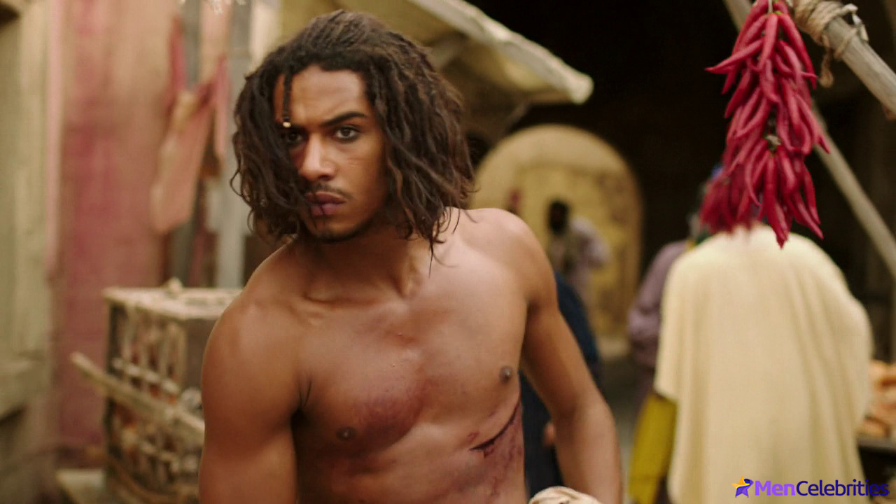 Elliot Knight nude and erotic gay scenes