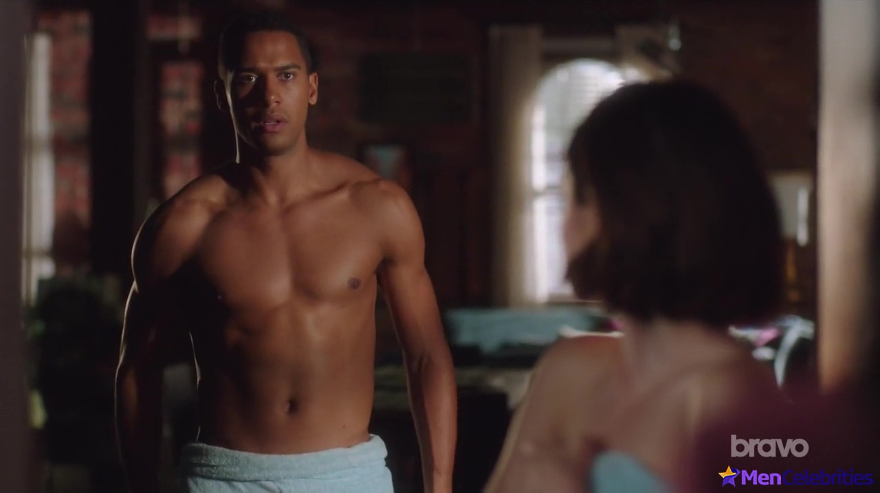 Elliot Knight nude and erotic gay scenes