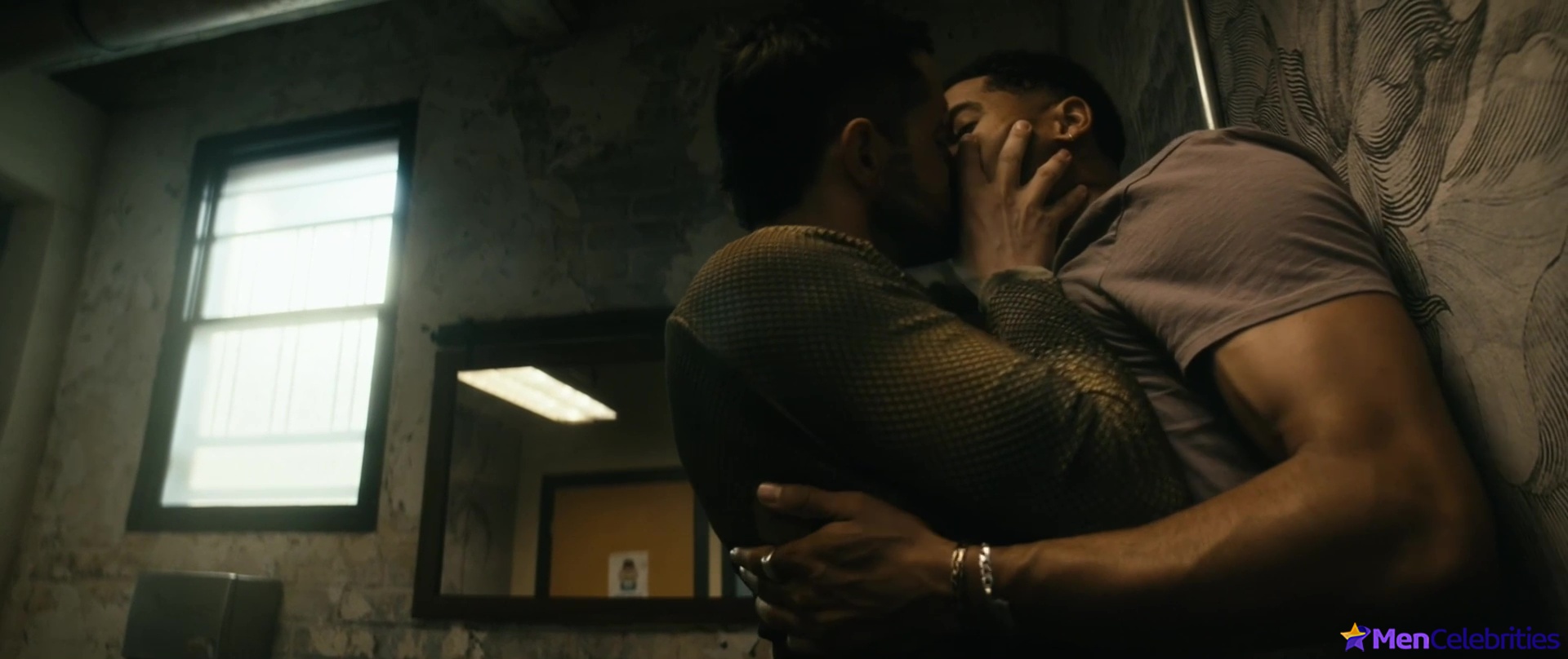 Elliot Knight nude and erotic gay scenes