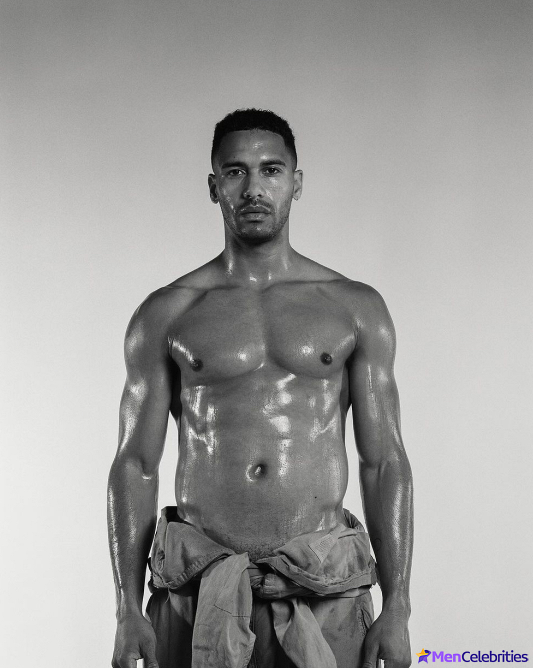 Elliot Knight shirtless