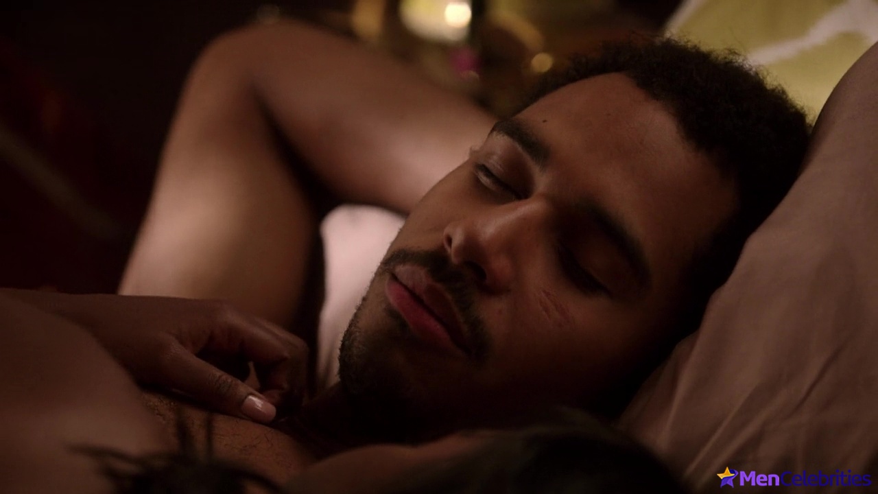 Elliot Knight nude and erotic gay scenes