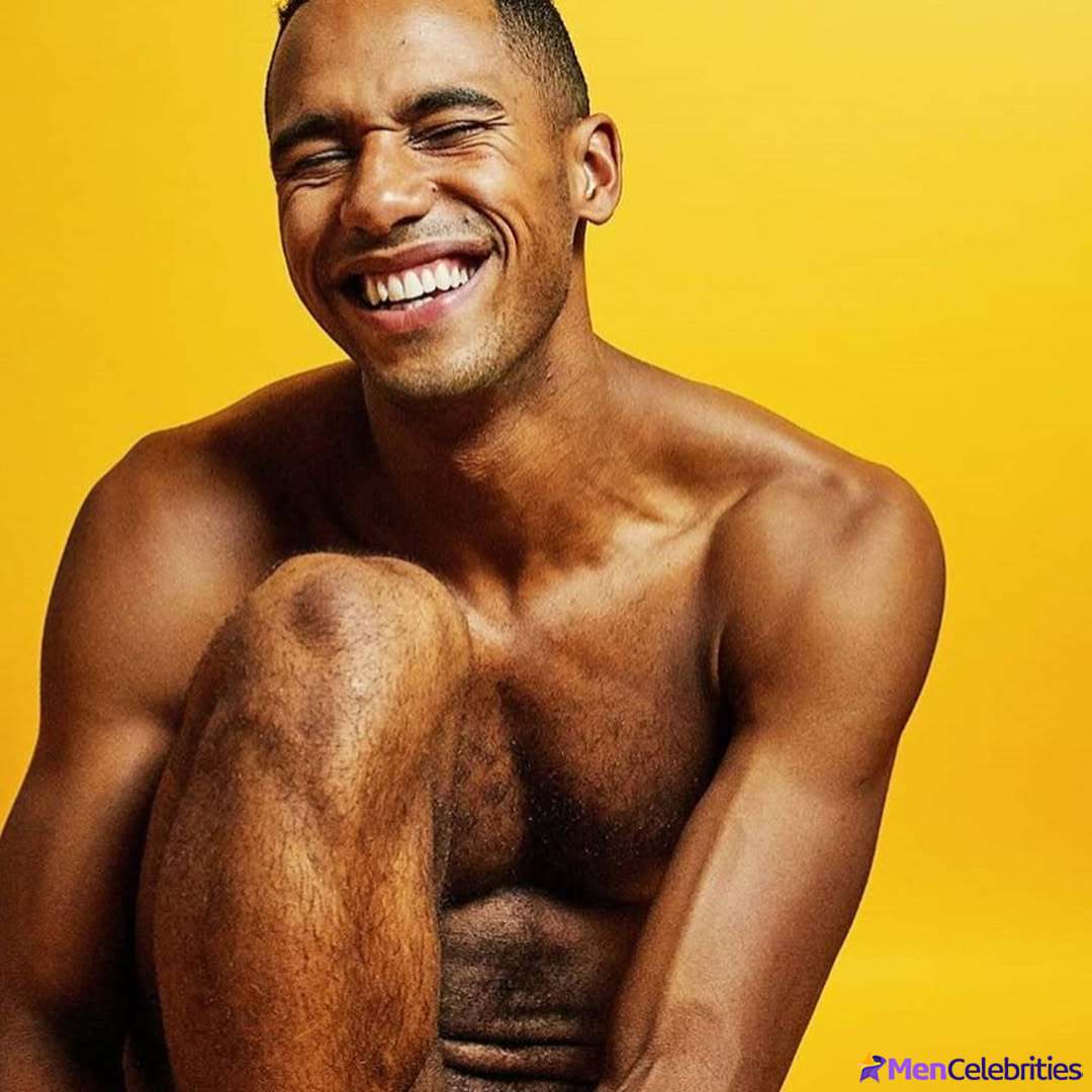 Elliot Knight sexy underwear and nude selfie pics