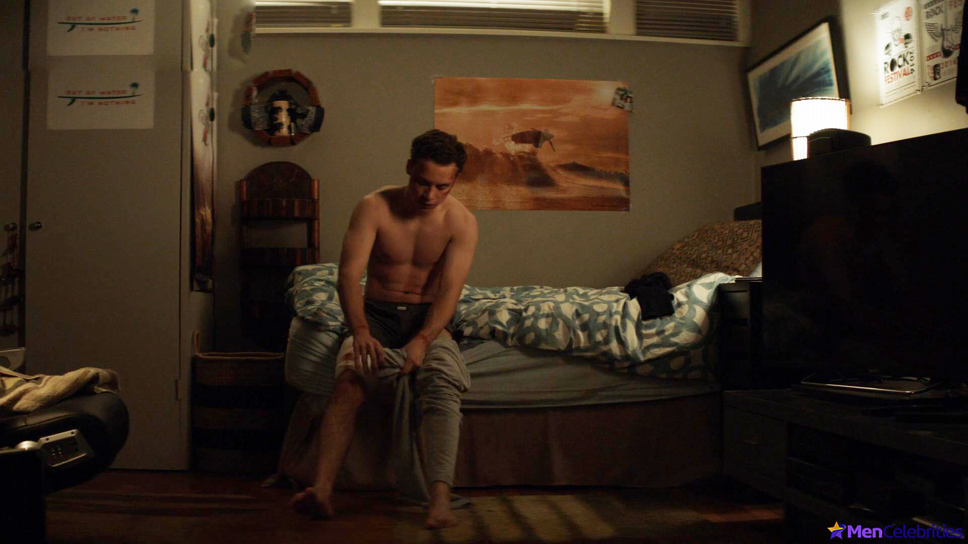 Finn Cole nude and sex scenes