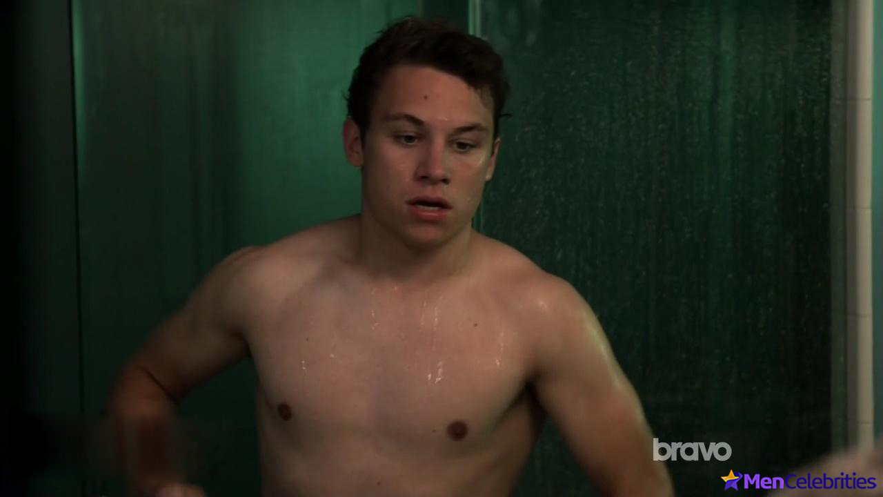 Finn Cole nude and sex scenes