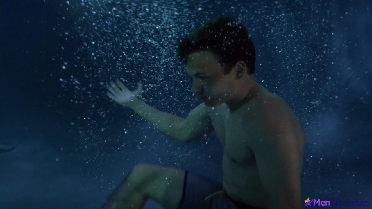 Finn Cole nude and sex scenes