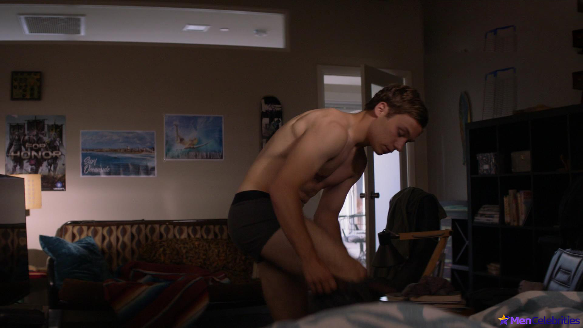 Finn Cole nude and sex scenes