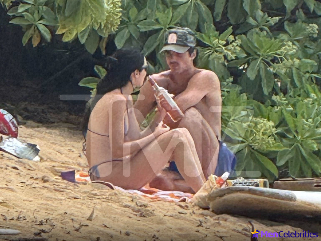 Jacob Elordi Spotted Shirtless