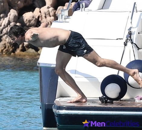 Jacob Elordi naked and bulge pics