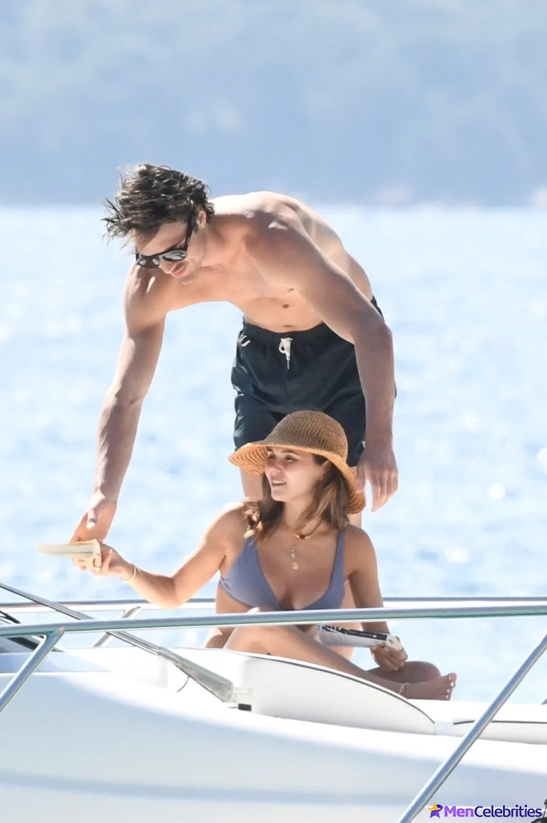 Jacob Elordi naked and bulge pics