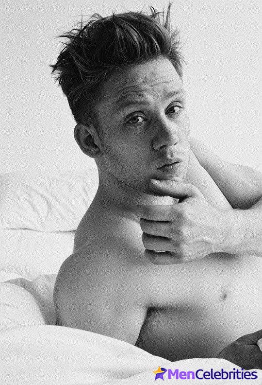 Joe Cole shirtless and sexy pics