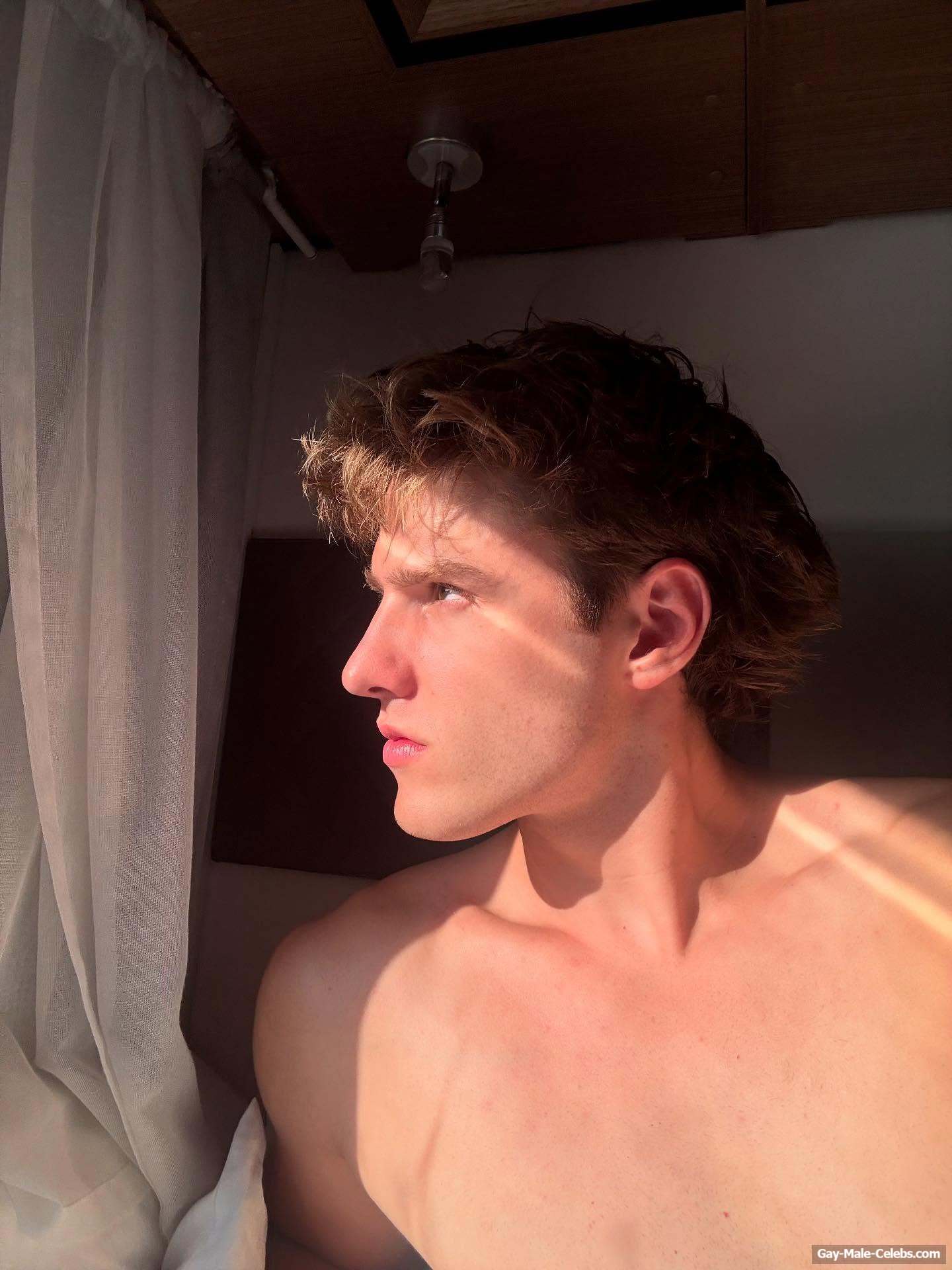 Nuno Gallego Shirtless And Hot Underwear Photos