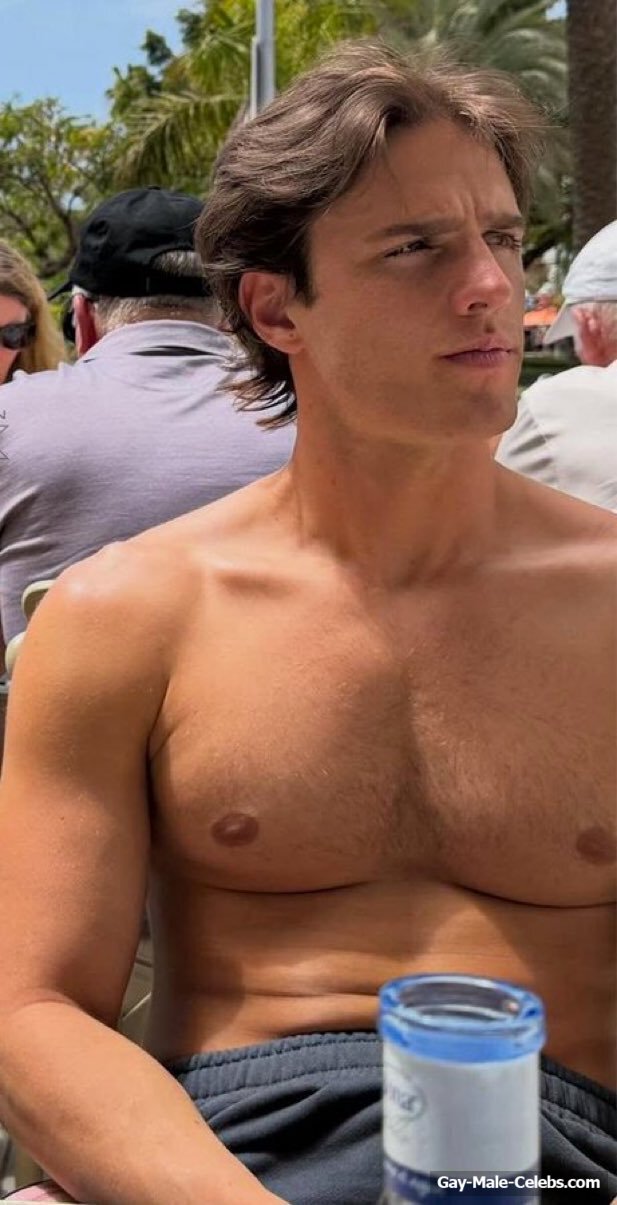 Nuno Gallego Shirtless And Hot Underwear Photos