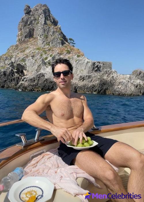 Paul W Downs naked and erotic pics