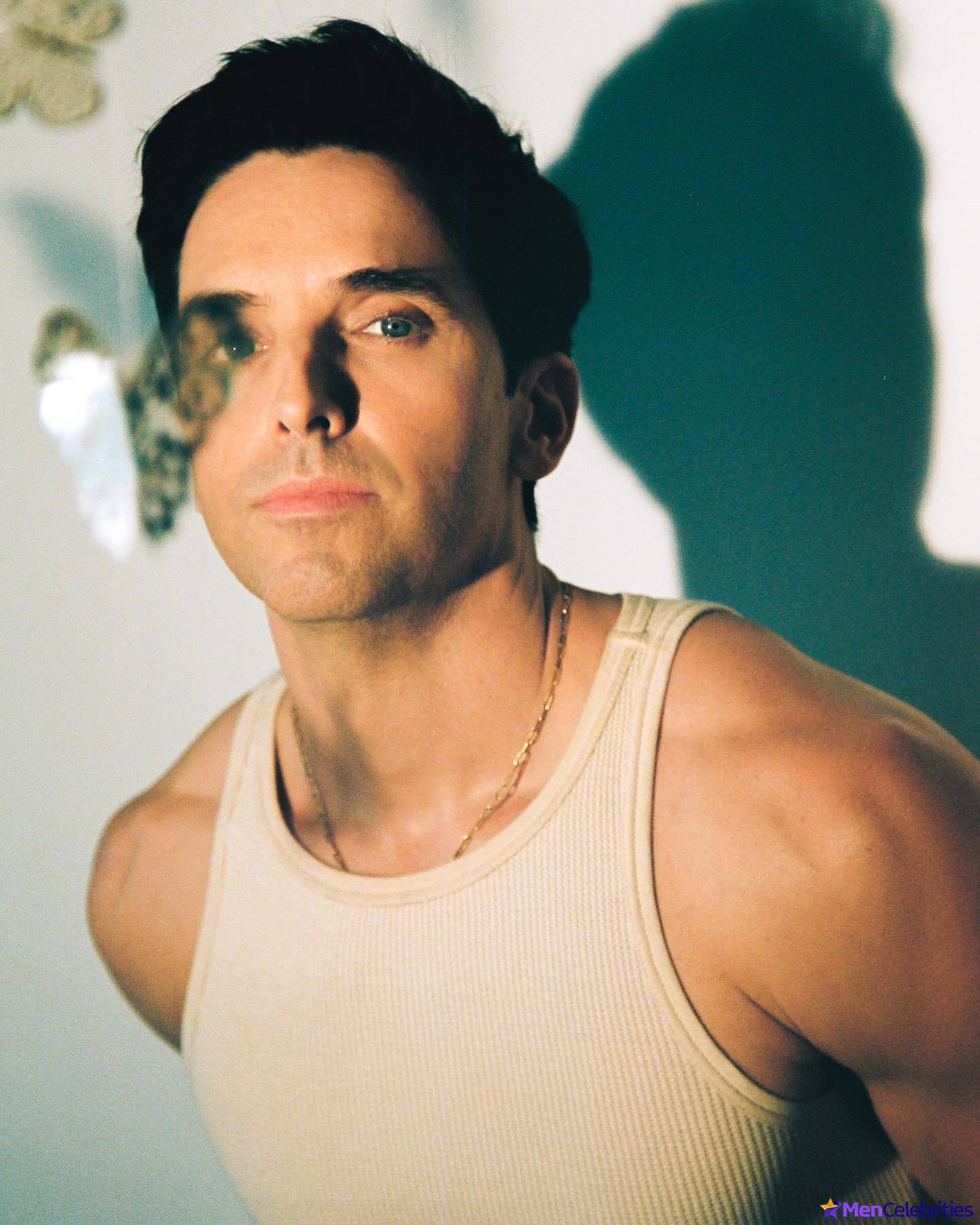 Paul W Downs naked and erotic pics