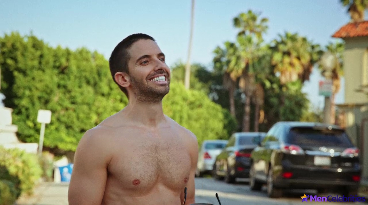 Paul W Downs nude and nsfw scenes