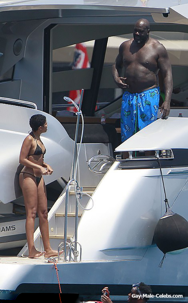 Shaquille ONeal Shows Off Nude Dick During Pee On A Yacht