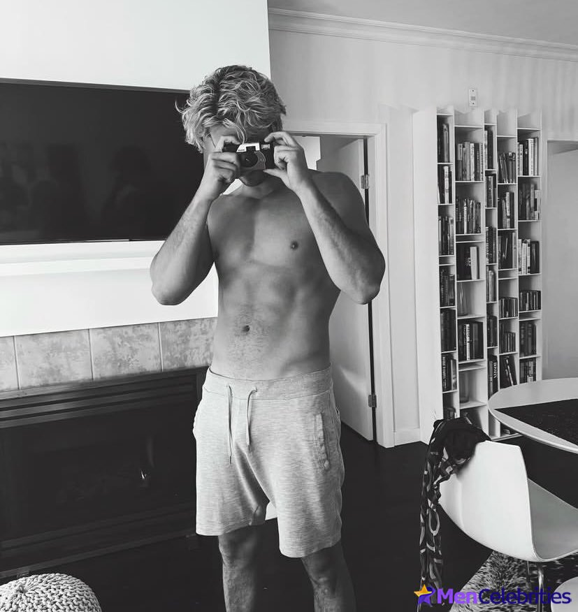 Stephen Kalyn shirtless and sexy pics