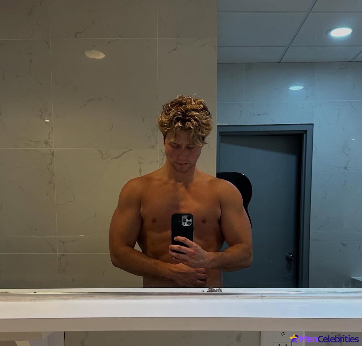 Stephen Kalyn shirtless and sexy pics