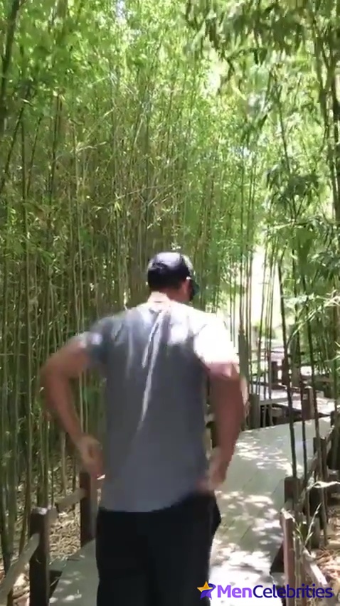 Taylor Kinney Exposes His Bare Ass on Instagram