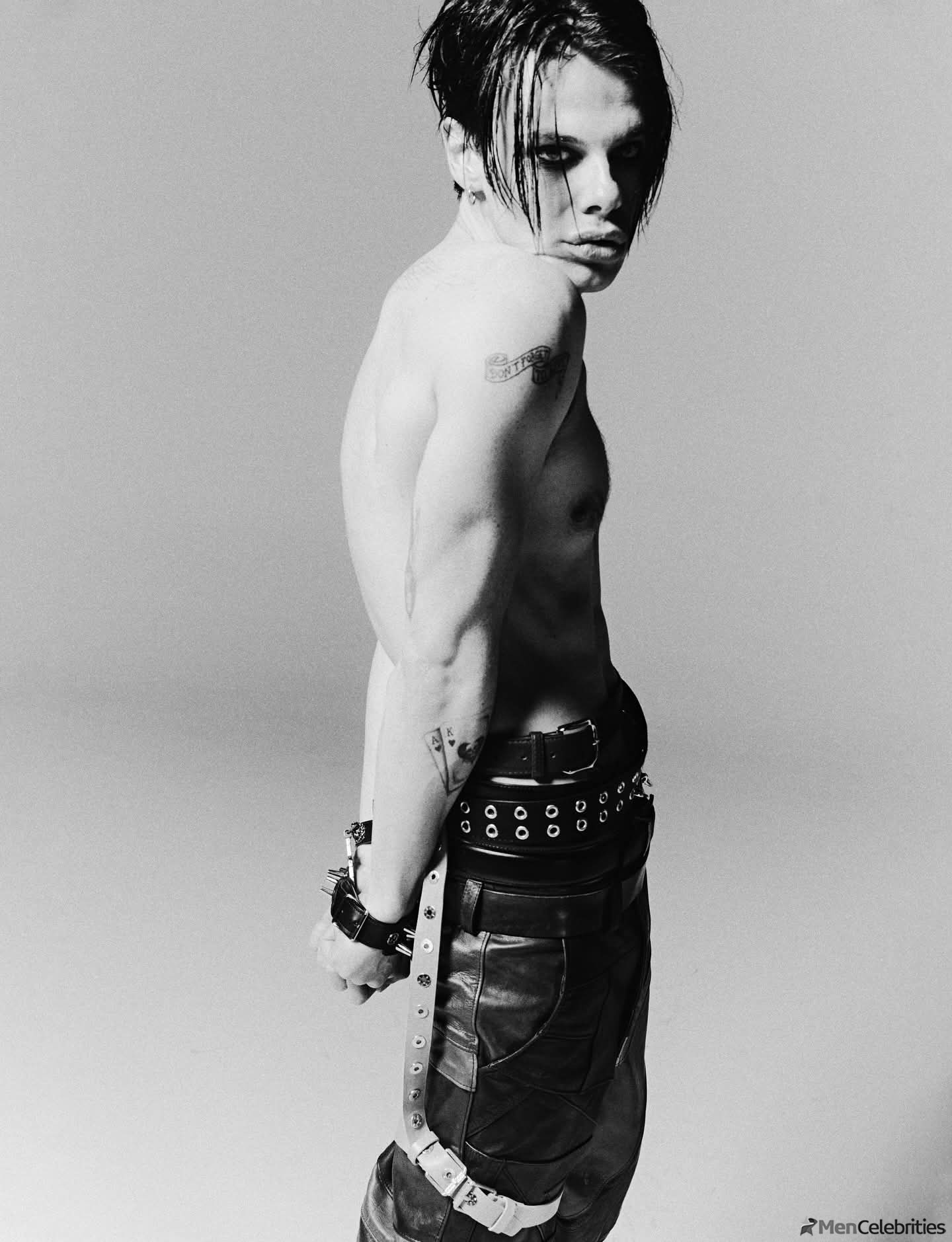Yungblud nude and nsfw photos