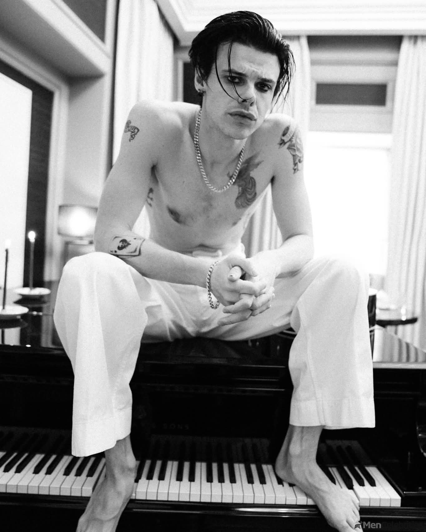 Yungblud nude and nsfw photos