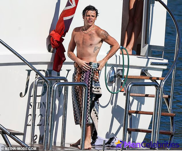 Yungblud paparazzi nude and sexy shots