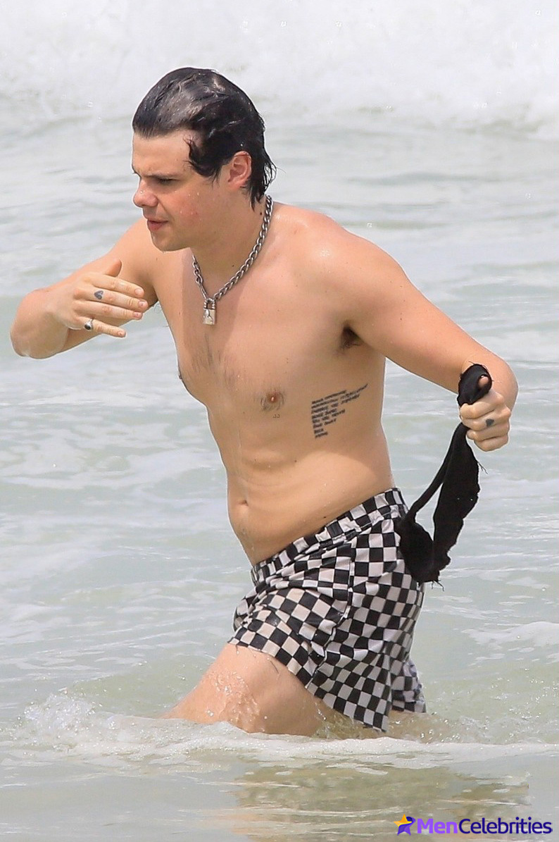 Yungblud paparazzi nude and sexy shots