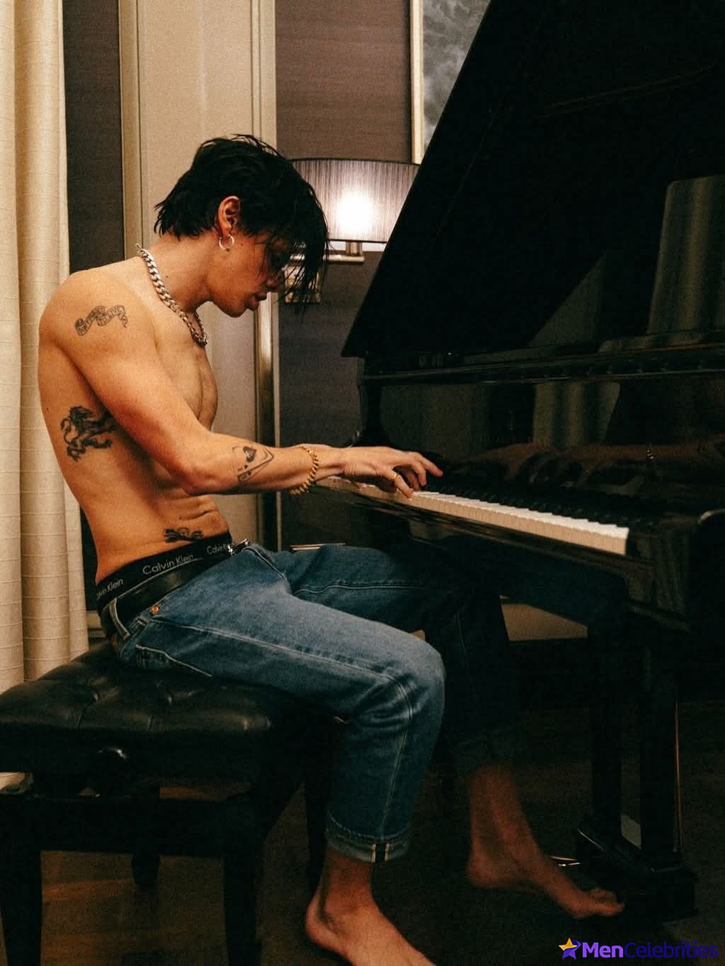 Yungblud nude and nsfw photos