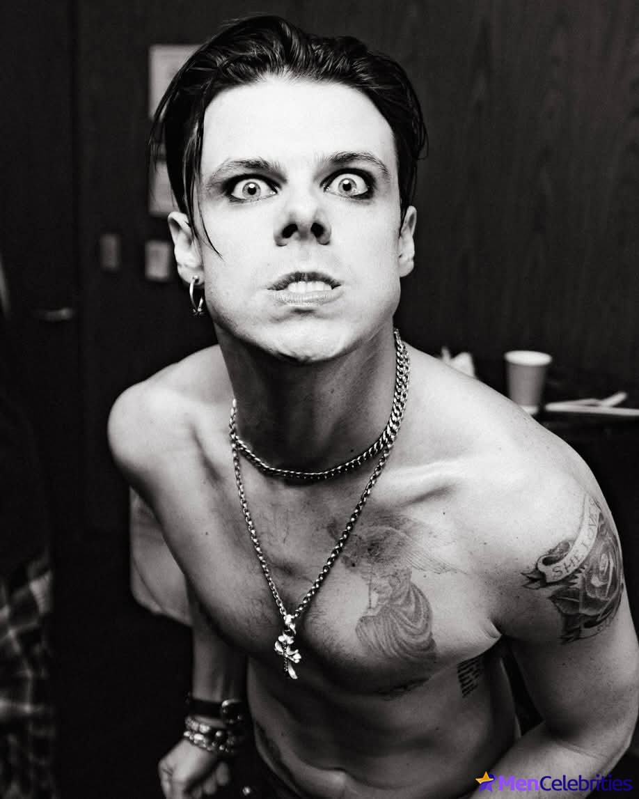 Yungblud nude and nsfw photos