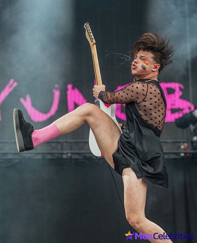 Yungblud oops