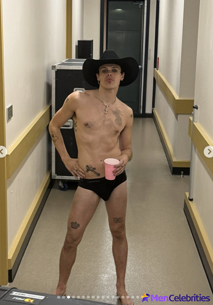 Yungblud nude and nsfw photos