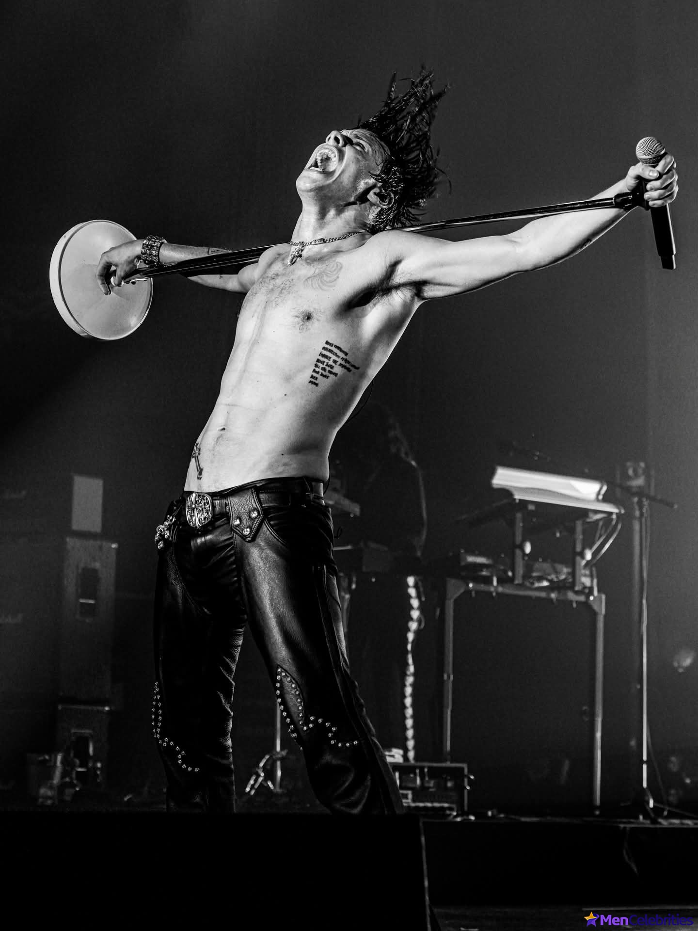 Yungblud nude and nsfw photos