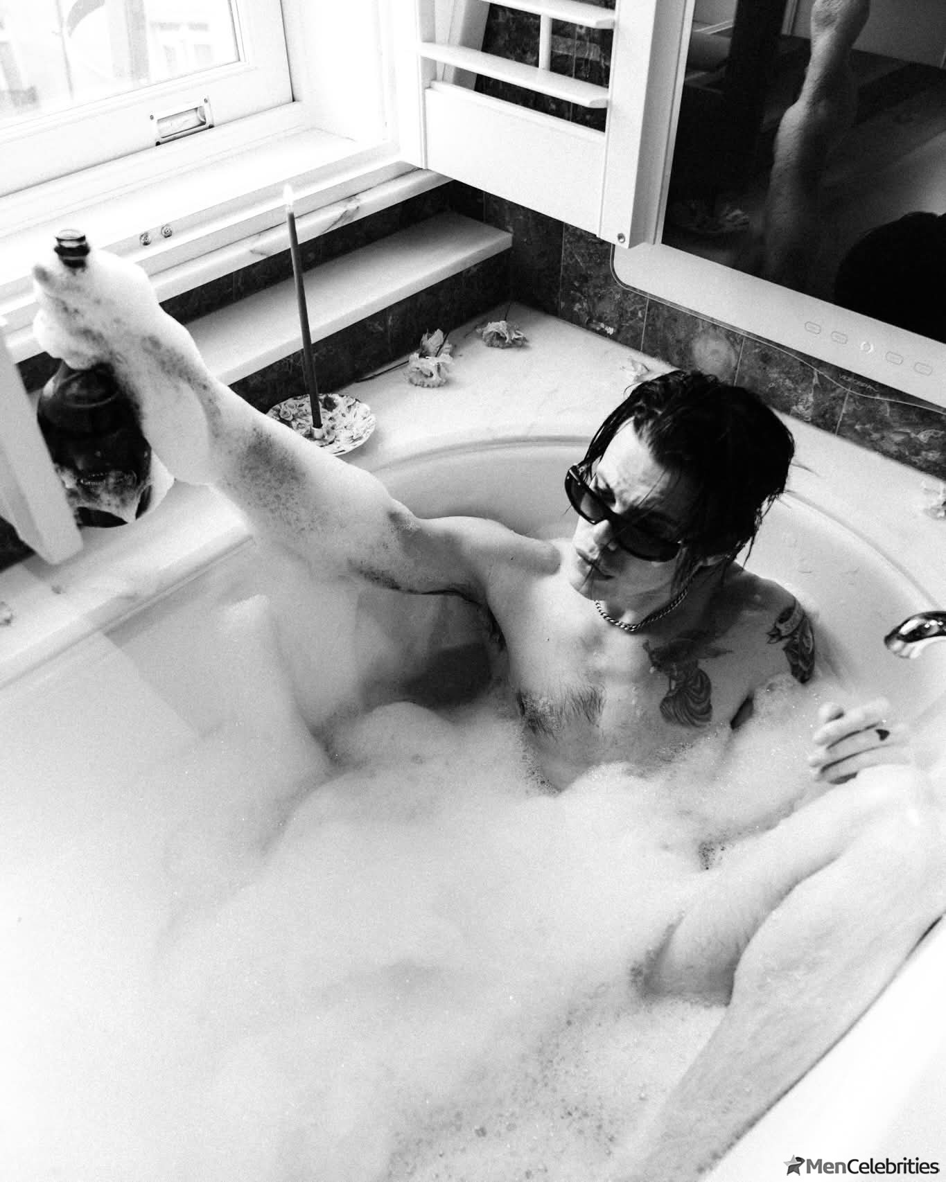 Yungblud nude and nsfw photos