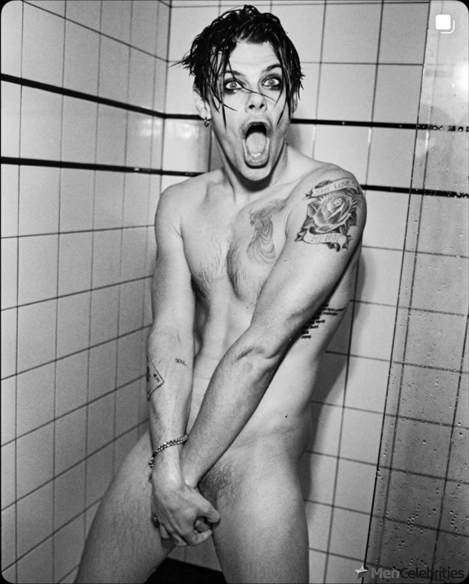 Yungblud frontal nude