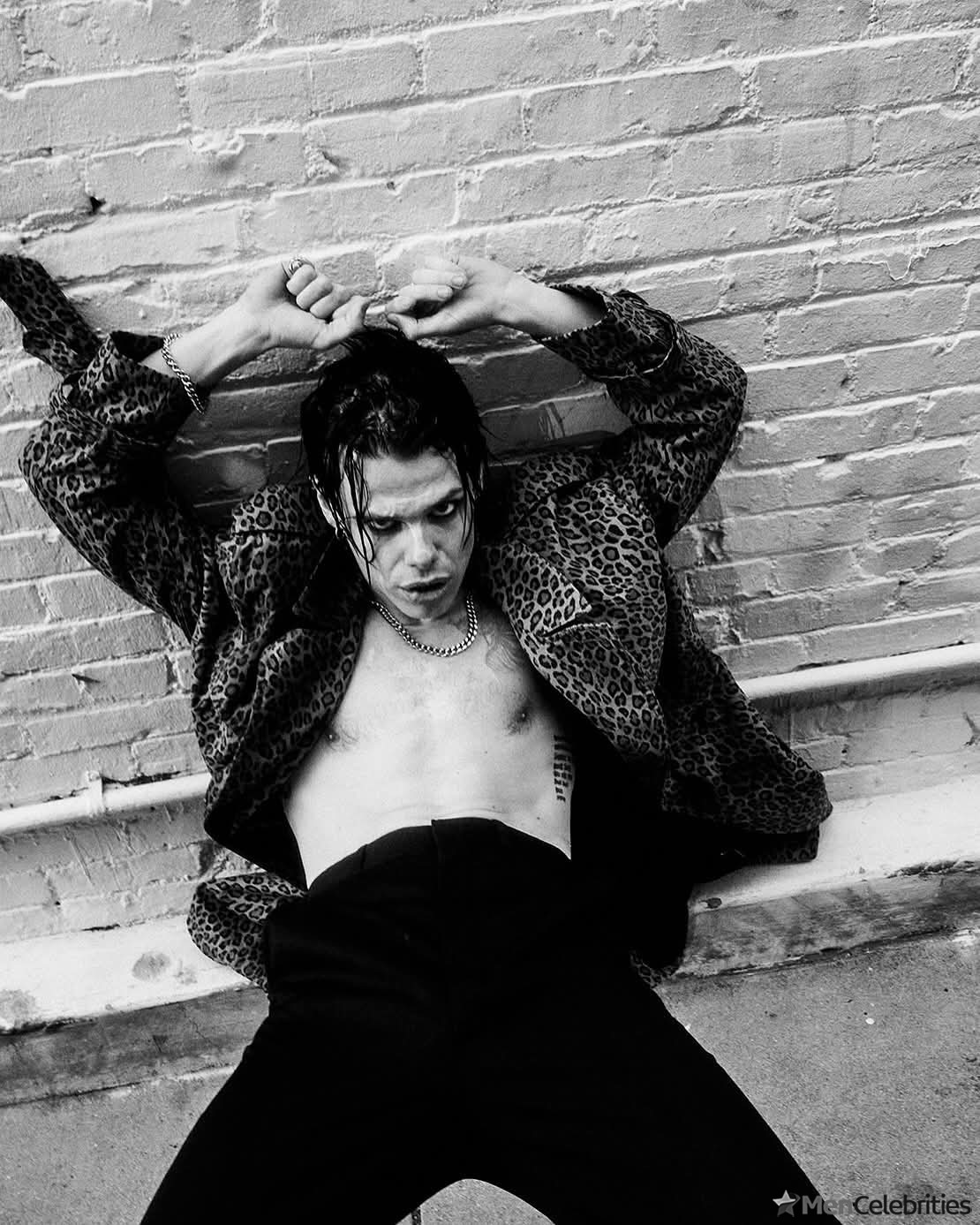Yungblud nude and nsfw photos