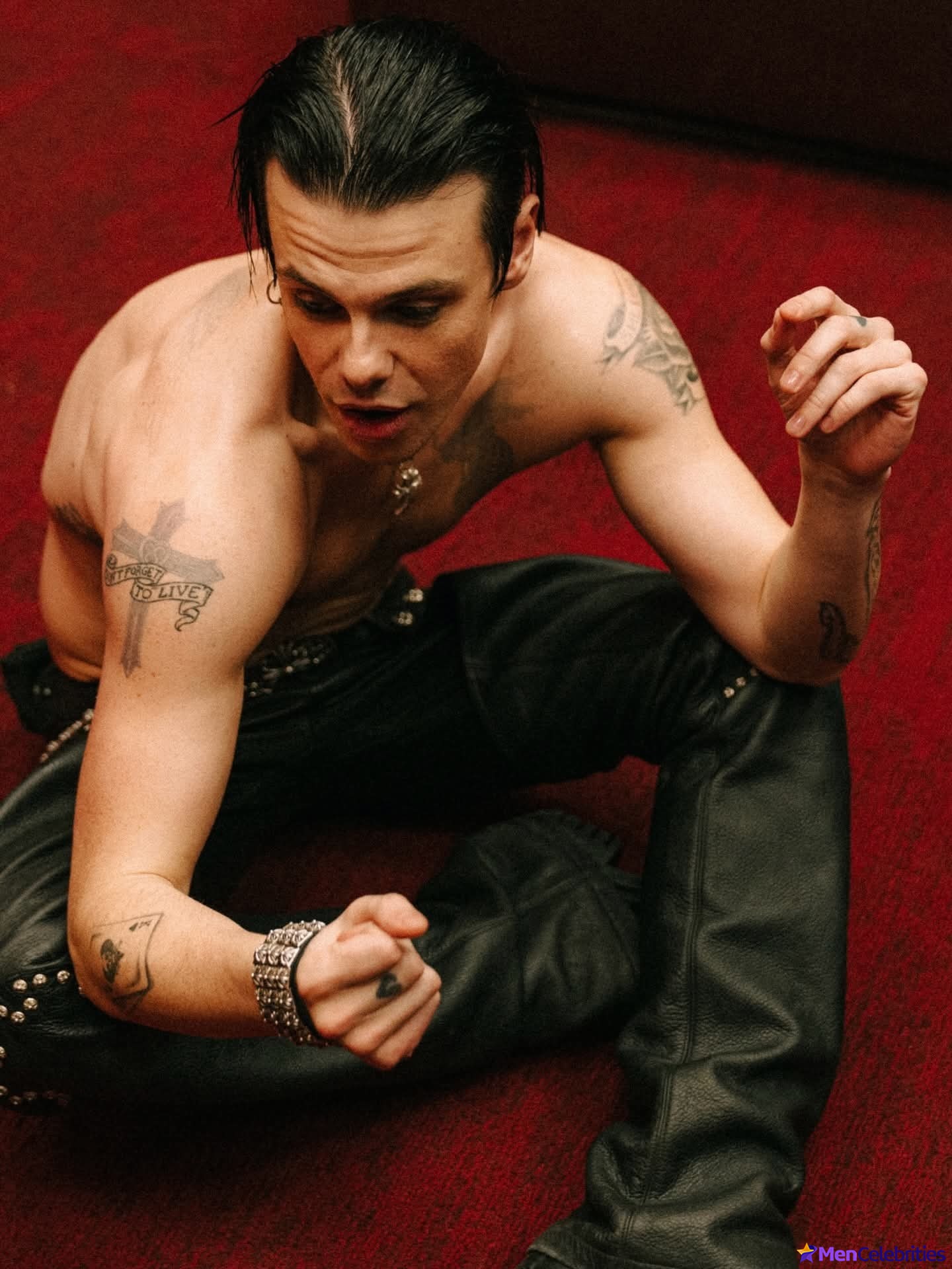 Yungblud nude and nsfw photos